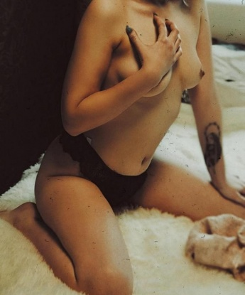 Анкета проститутки Галя - город Лодейное Поле, 20 лет, №10143